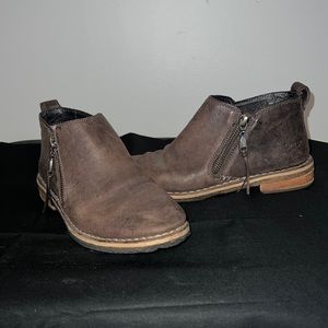 UGG Clementine ankle boots